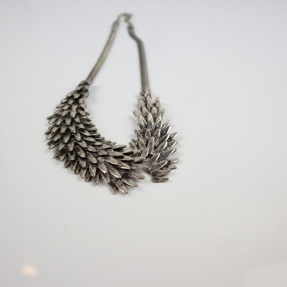 Dragon Wing Scale Necklace - Picture 4 of 8